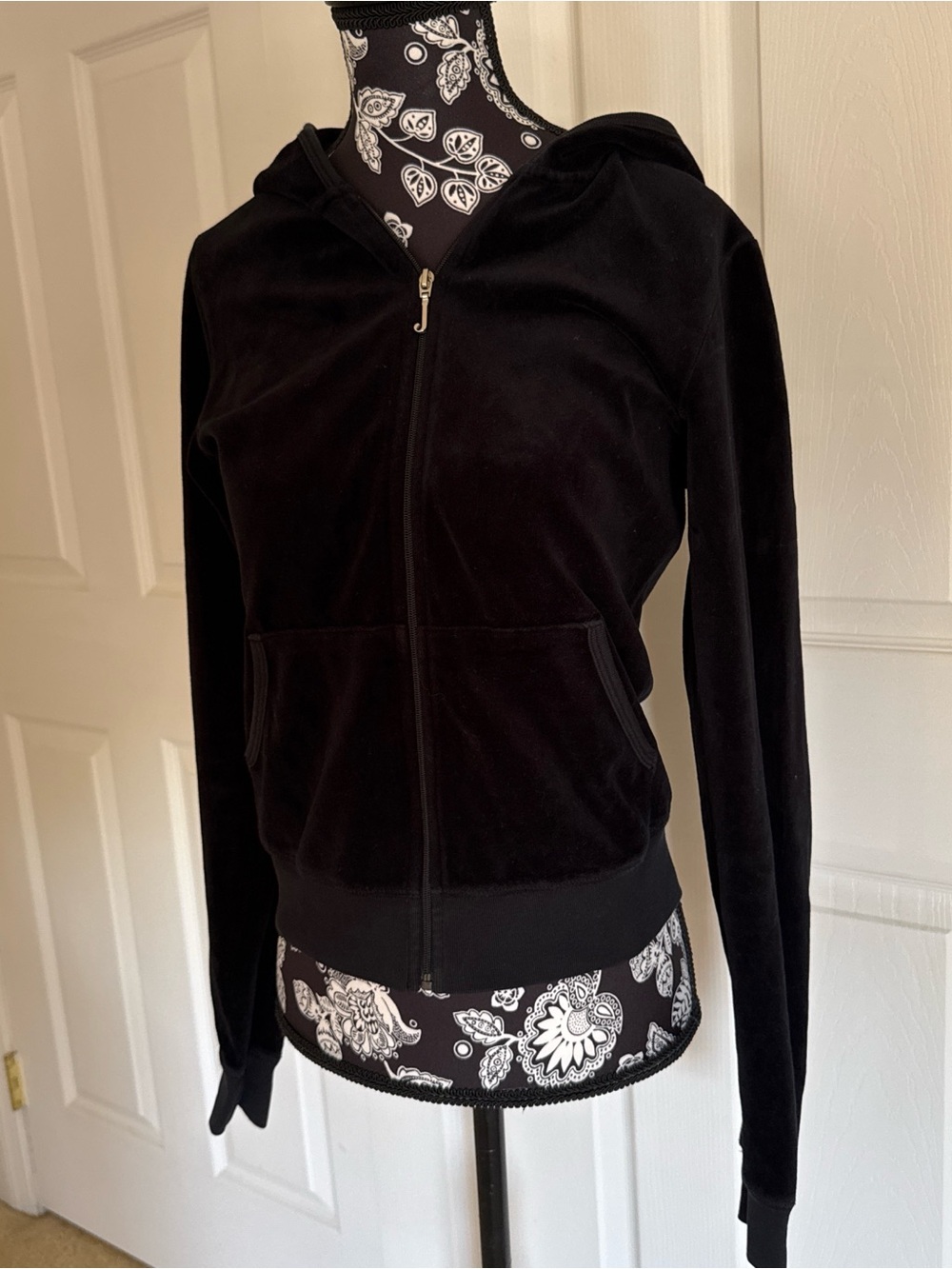 Juicy Couture Black Zip-Up Hooded Velour Jacket - Women